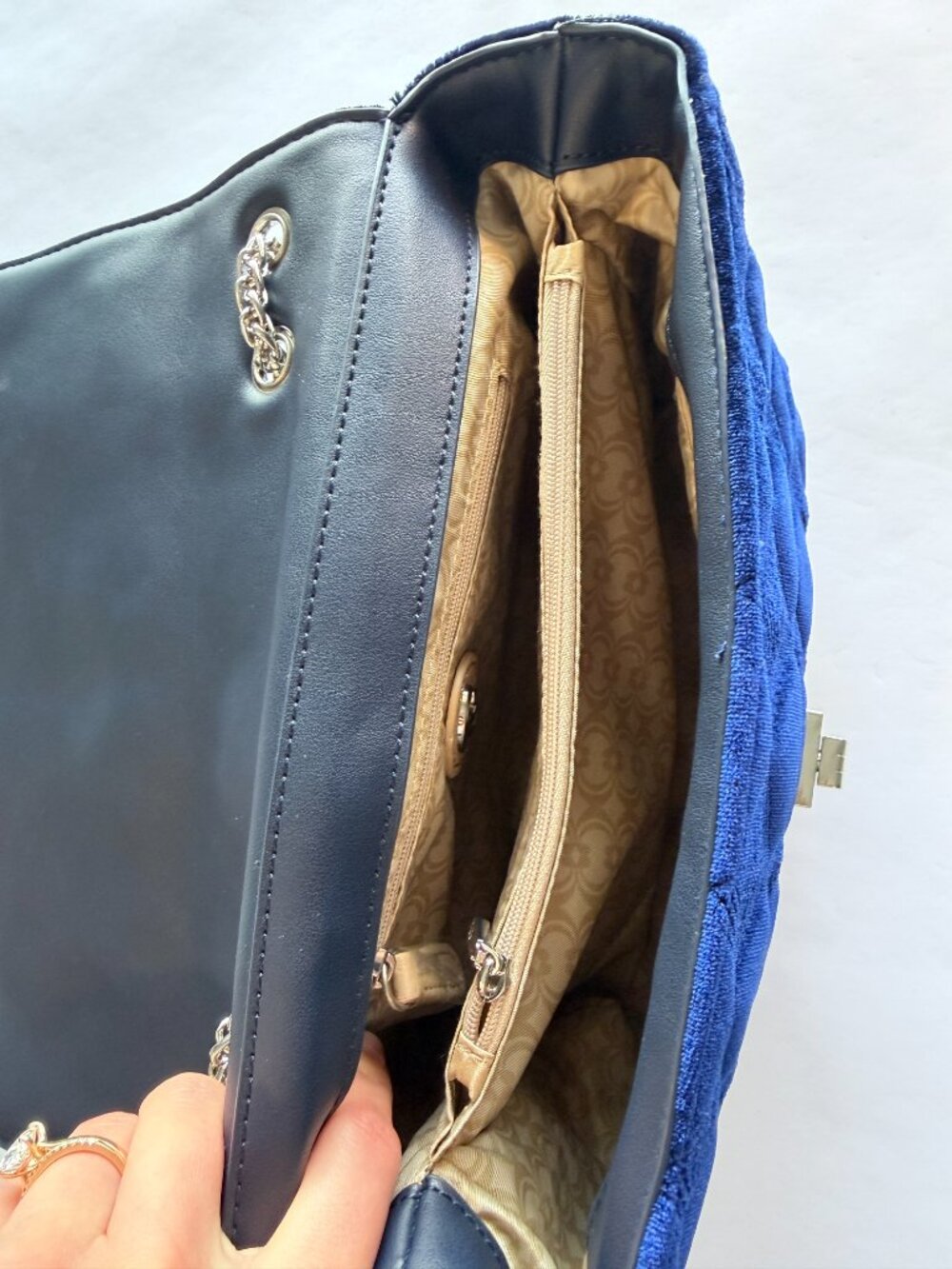 Charming Charlie Royal Blue Velvet Quilted Flap Crossbody Bag Silver Chain Strap - Picture 5 of 13